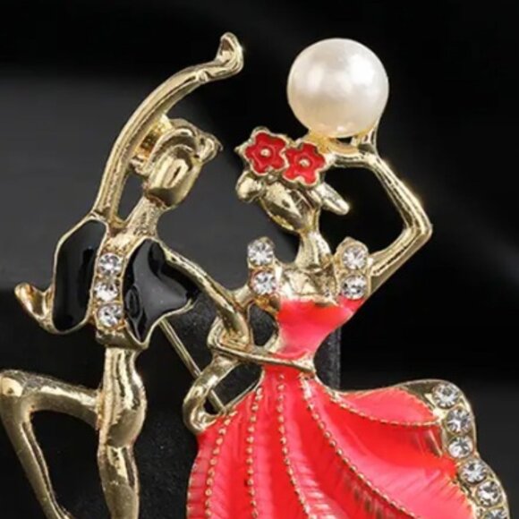 Beautiful Couple Dancing Salsa Brooch - Picture 2 of 3